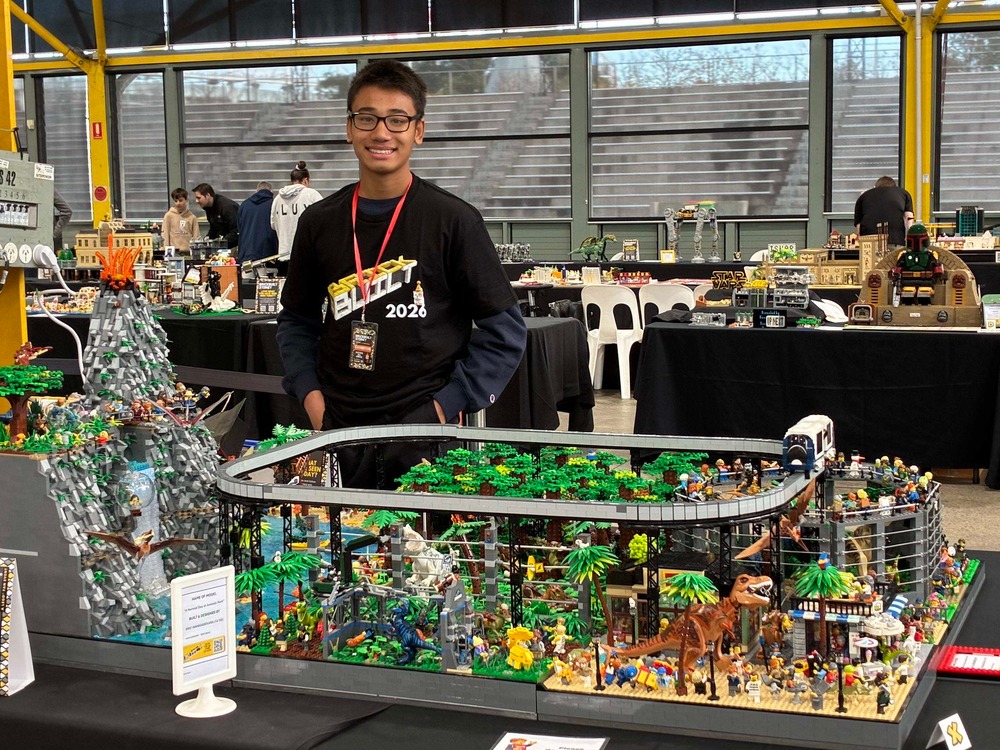 TALK WITH LEGO® BUILDER: A Normal Day at Jurassic Park